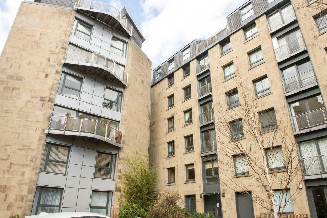 Altido Alluring 3Br Apt Near The Centre With Parking Edimburgo Exterior foto